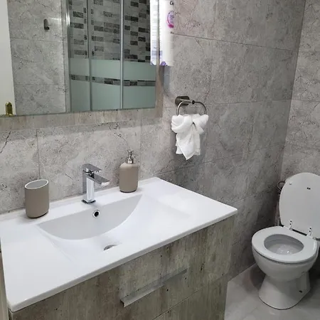 Bajo Con Terraza Y Piscina Apartment *