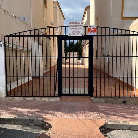 Bajo Con Terraza Y Piscina * Torrevieja