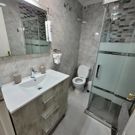 Apartamento Bajo Con Terraza Y Piscina *